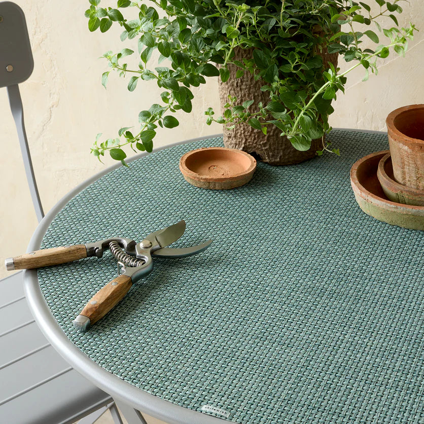Sets de table Chilewich – Tissage panier / Rond / Céladon