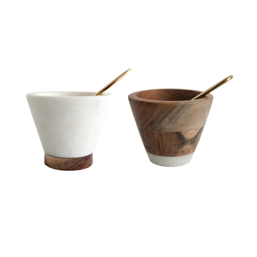 Ensemble de 2 pots à pincée en marbre et bois de mangue Creative Co-Op avec cuillère en laiton