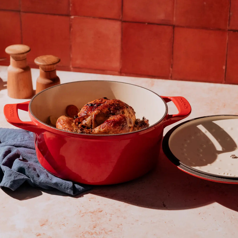 MADE IN Enameled Cast Iron Dutch Oven 5.5 QT / Round - Red